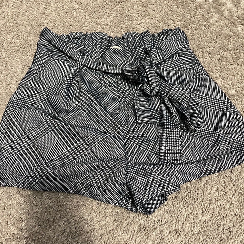 tie shorts
